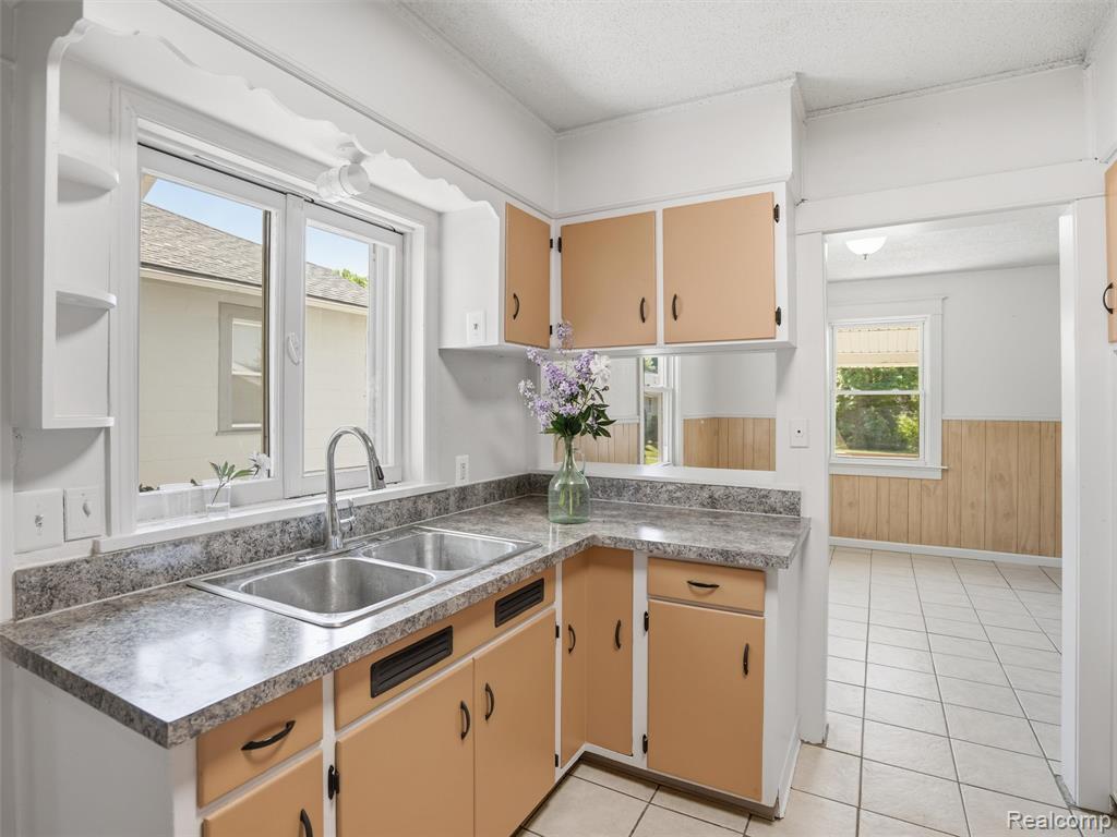 45 Kemp Street, Pontiac, MI 48342 — Photo 10