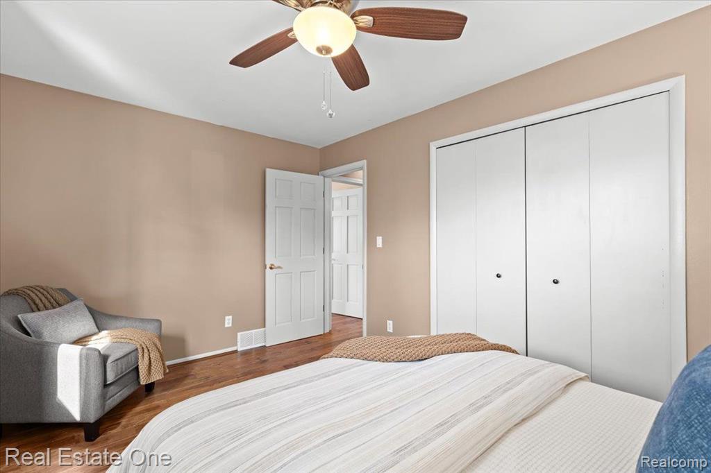 606 HICKORY Street, Milford, MI 48381 — Photo 12