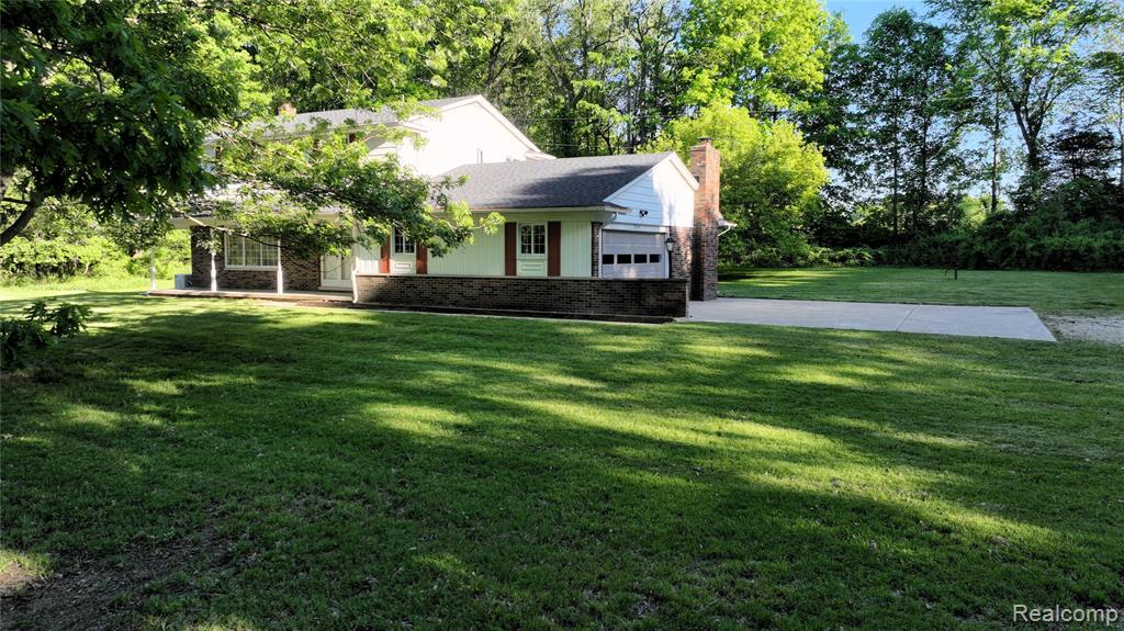 2356 Rochester Road, Leonard, MI 48367 — Photo 2