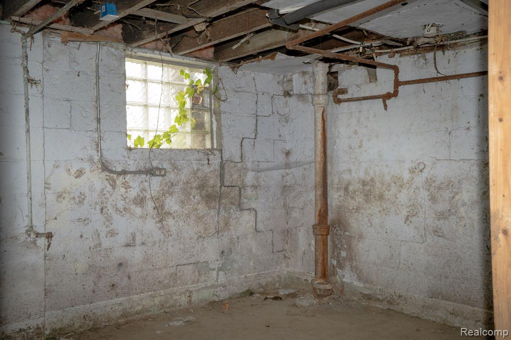 7169 Holmes Street, Detroit, MI 48210 — Photo 17
