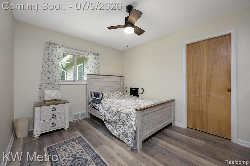20665 Woodcrest Street, Harper Woods, MI 48225 — Photo 18