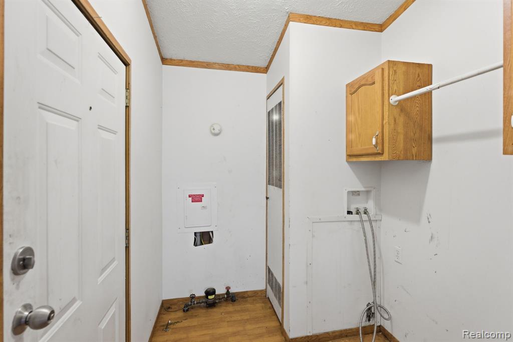 990 Voorheis Road, Waterford, MI 48328 — Photo 19