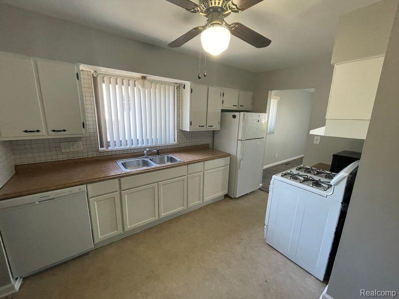 59 W HARWOOD Avenue, Madison Heights, MI 48071 — Photo 5