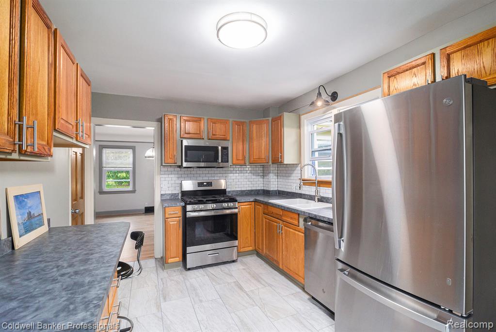 420 W Oakwood Road, Oxford, MI 48371 — Photo 8