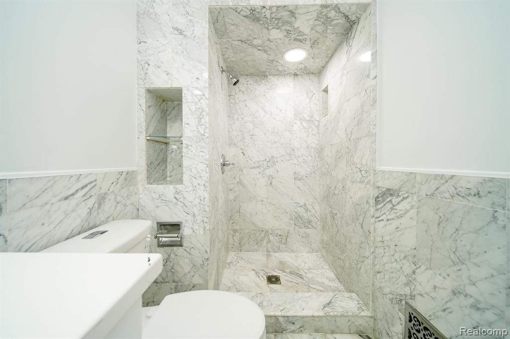 7359 SAINT AUBURN Drive, Bloomfield Hills, MI 48301 — Photo 82