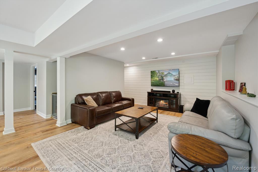 4577 Oaklawn Drive, Pinckney, MI 48169 — Photo 37