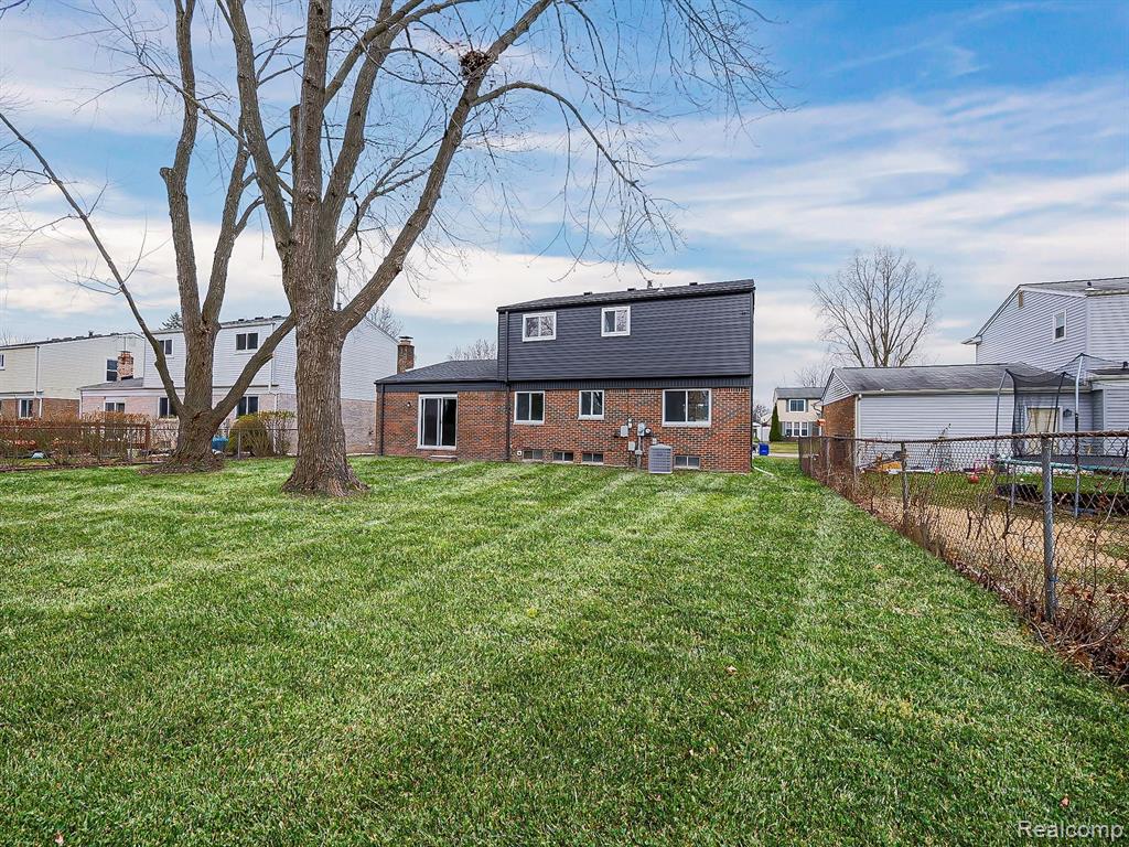 42484 MAJESTIC, Canton, MI 48188 — Photo 26