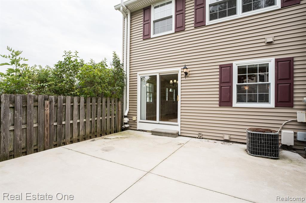 42500 LAKE SUCCESS Drive, Northville, MI 48167 — Photo 27
