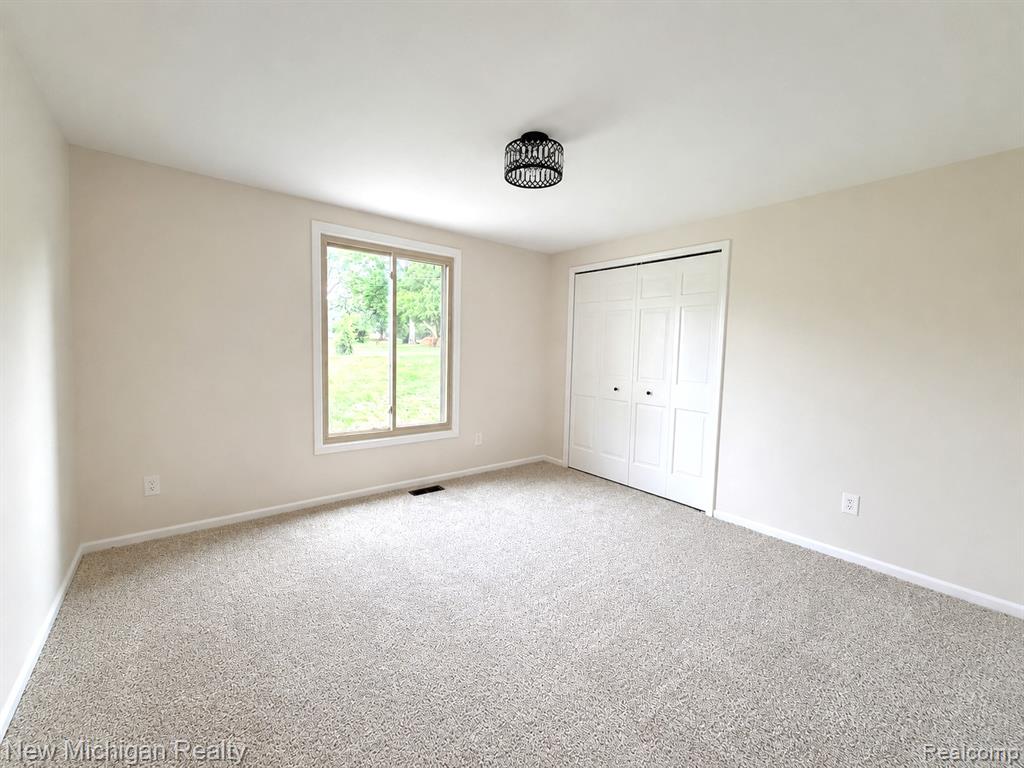 650 Deerfield Court, Rochester Hills, MI 48309 — Photo 29