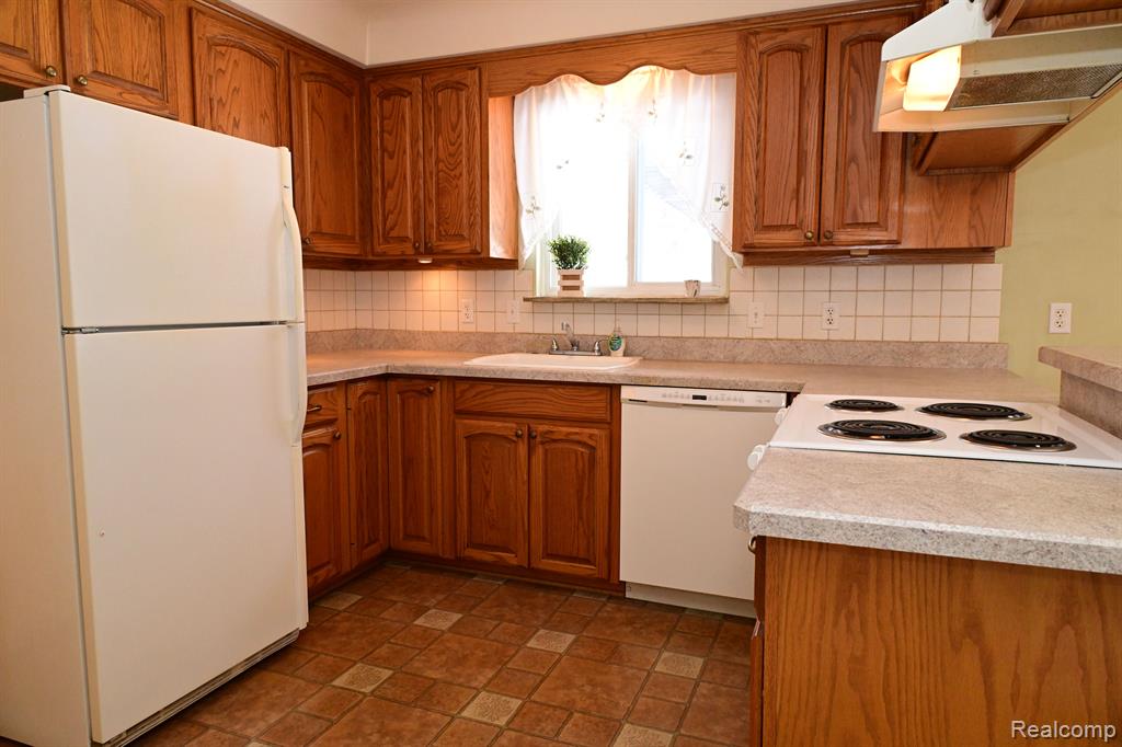 4160 MONTGOMERY Drive, Shelby Twp, MI 48316 — Photo 77