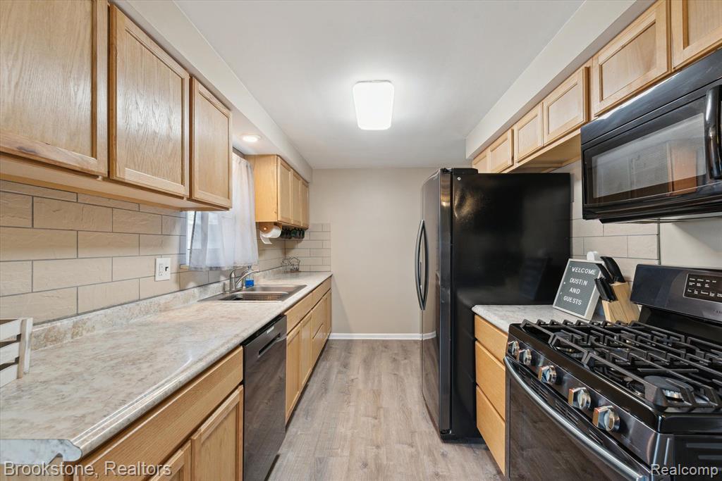 6015 Margaret Street, South Rockwood, MI — Photo 10