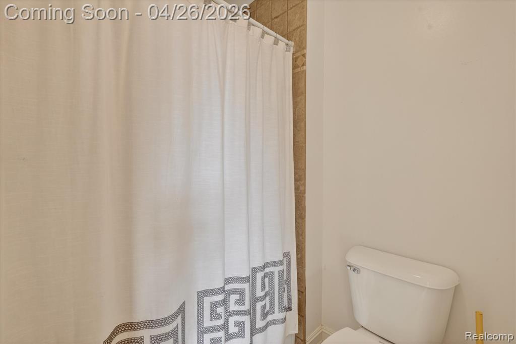6932 Oakhurst Ridge Road, Clarkston, MI 48348 — Photo 34