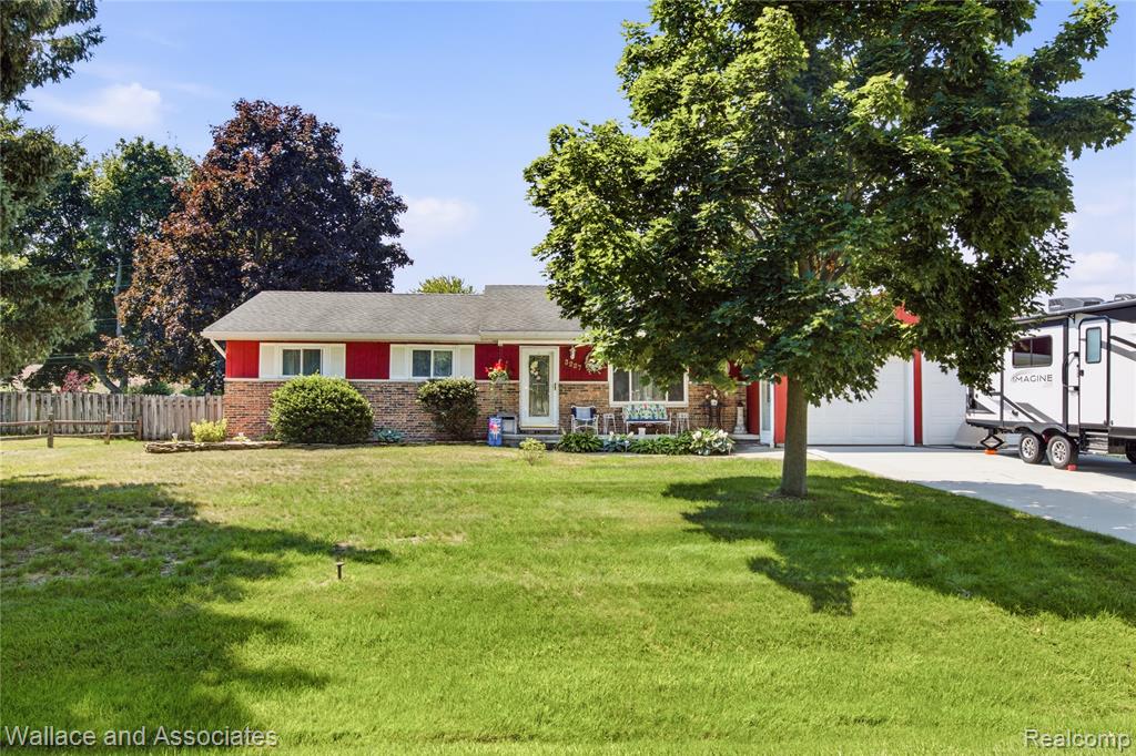 3227 N Shoreview Drive, Fort Gratiot, MI 48059