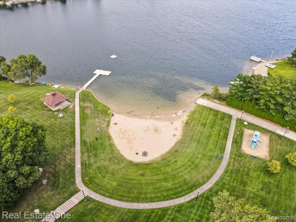 805 WOODLEIGH Way, Oxford, MI 48371 — Photo 47