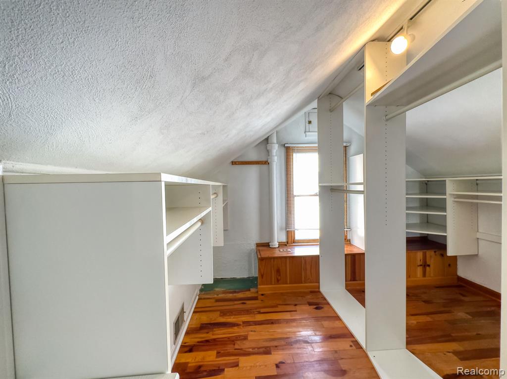 806 N ALTADENA Avenue, Royal Oak, MI 48067 — Photo 11