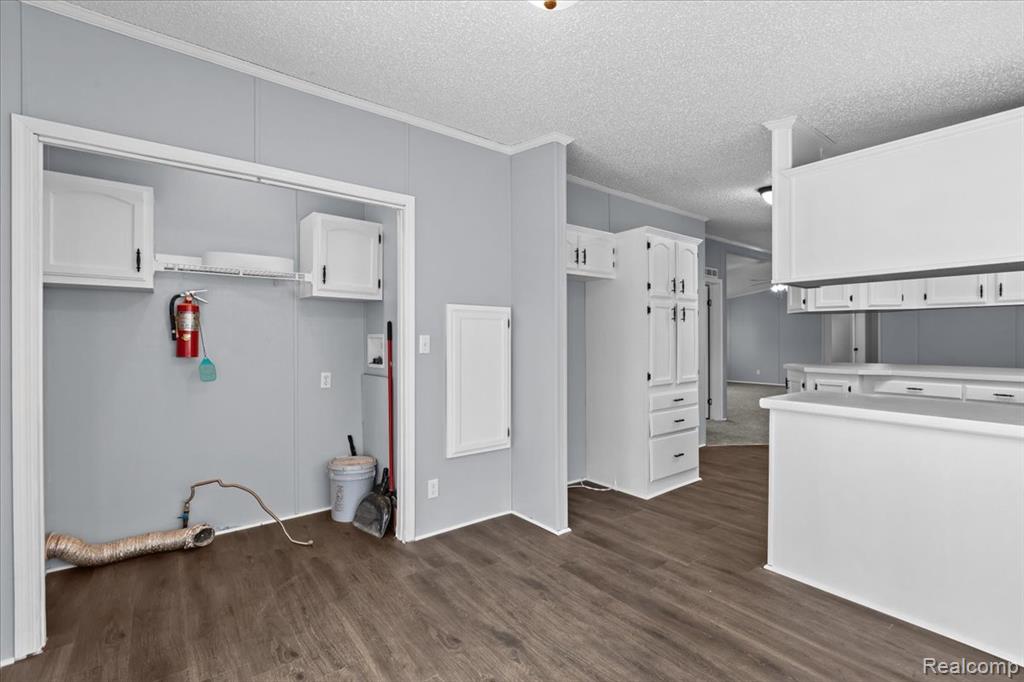 28289 Spruce st., Flat Rock, MI 48134 — Photo 14