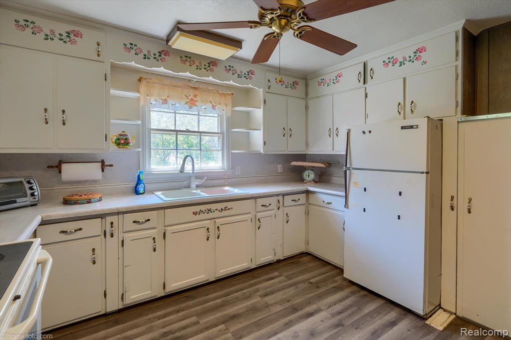 1325 E Barnes Lake Road, Columbiaville, MI 48421 — Photo 6