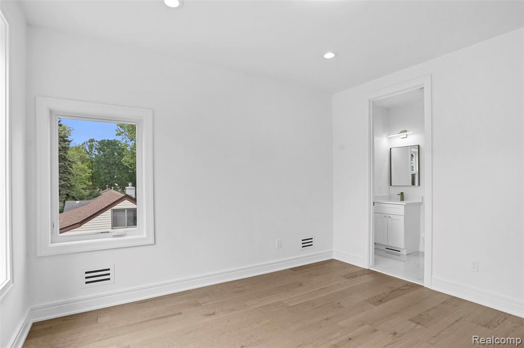 4112 ELMHURST Avenue, Royal Oak, MI 48073 — Photo 43