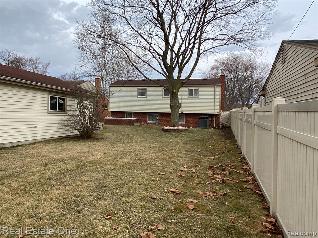 8647 DONNA Street, Westland, MI — Photo 27