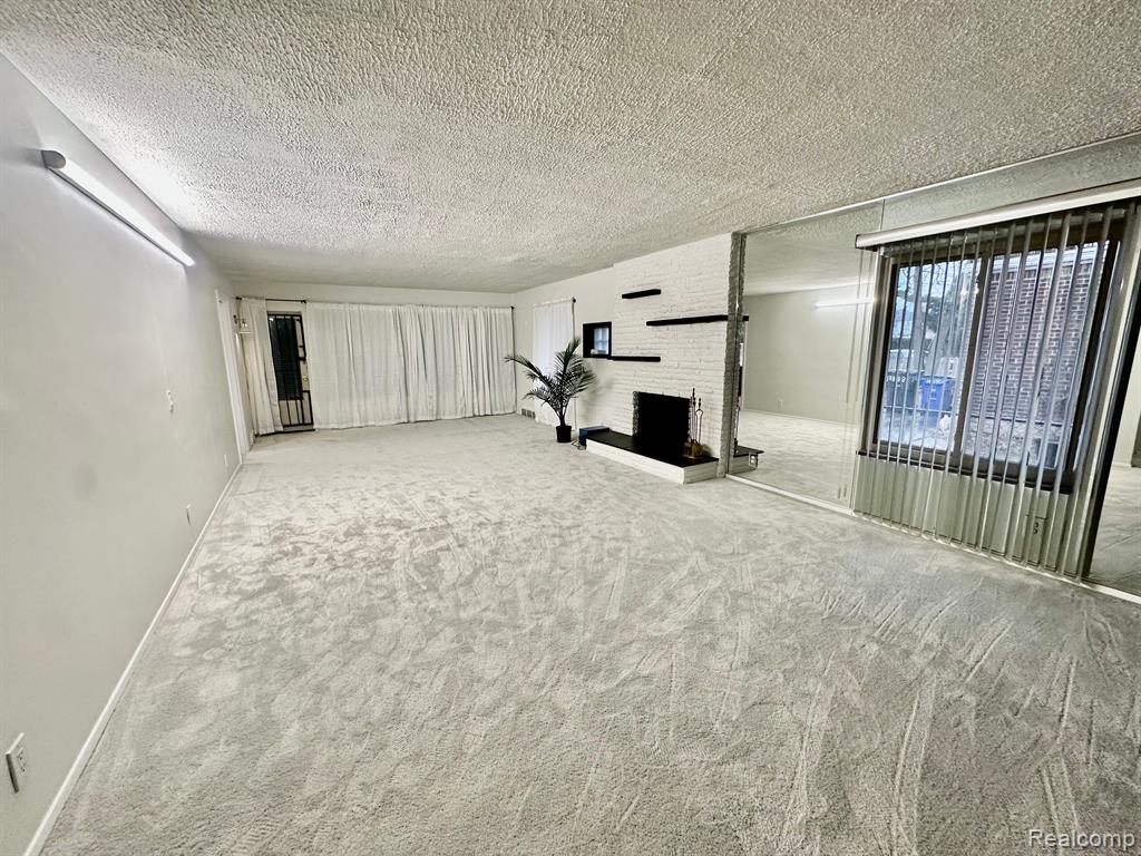 9171 E OUTER Drive, Detroit, MI 48213 — Photo 2
