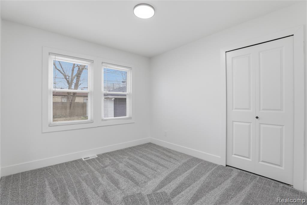 23509 Parklawn Street, Oak Park, MI 48237 — Photo 20