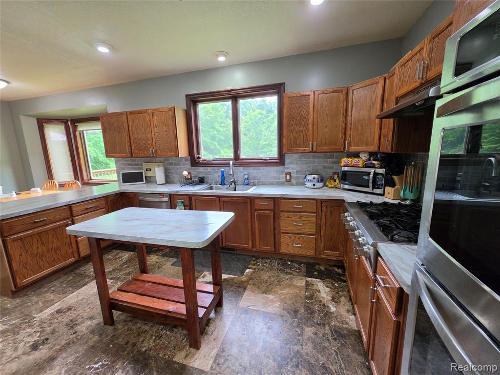 5150 W Carpenter Road, Flint, MI 48504 — Photo 9
