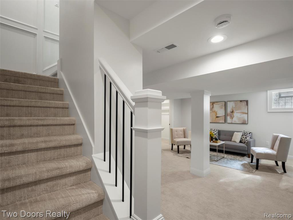 820 OAKRIDGE Avenue, Royal Oak, MI 48067 — Photo 54