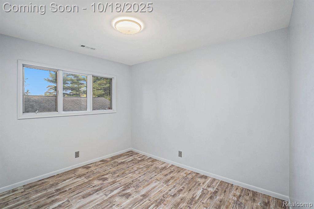 15283 Longfellow Drive, Byron, MI 48418 — Photo 17