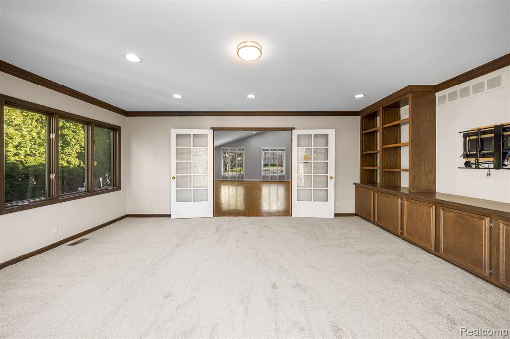 4695 Maura Lane, West Bloomfield, MI 48323 — Photo 11