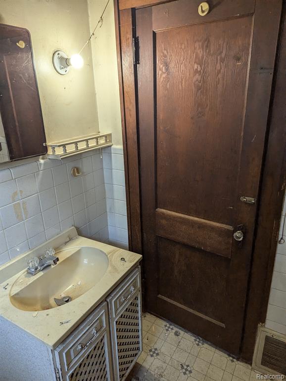 69 W RUTGERS Avenue, Pontiac, MI 48340 — Photo 15