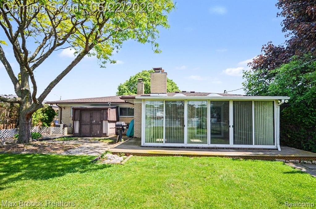 28829 Flanders Avenue, Warren, MI 48088 — Photo 17