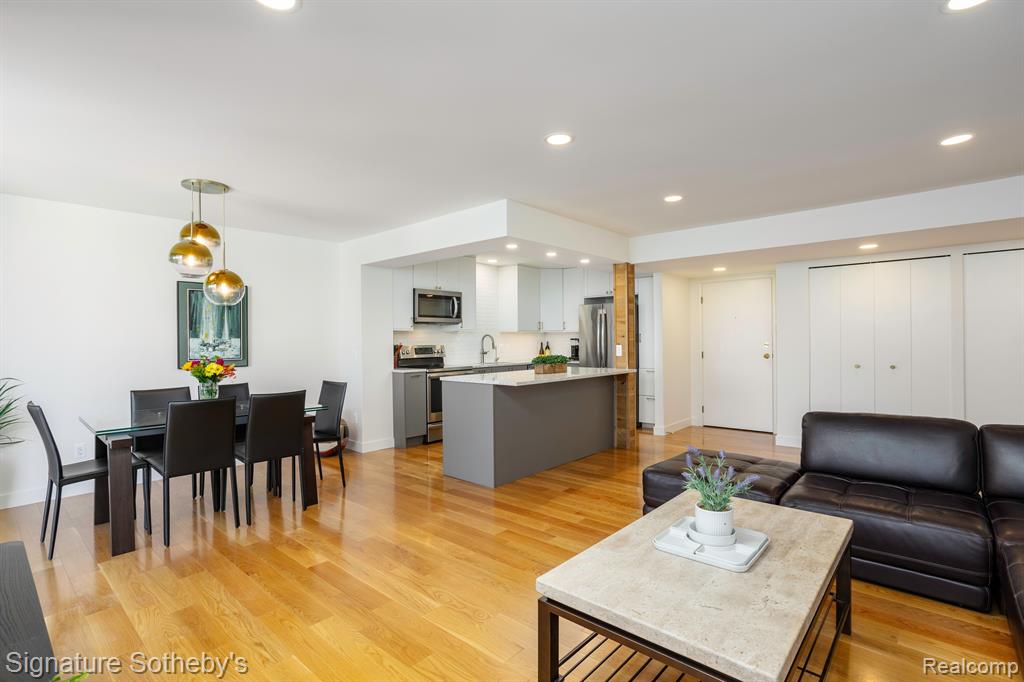 600 W Brown Street, 301, Birmingham, MI 48009 — Photo 4