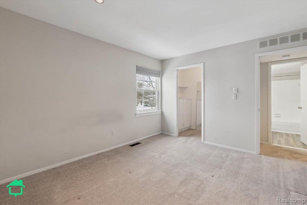 256 LAKE VILLAGE Drive, Walled Lake, MI 48390 — Photo 13