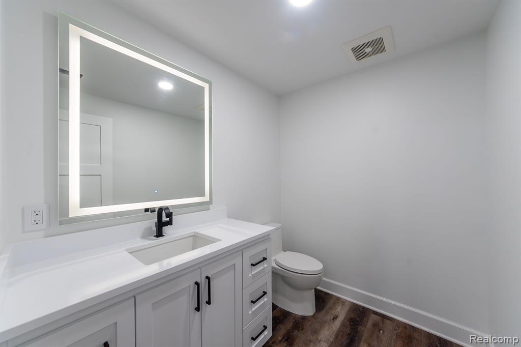 8484 SADDLEWOOD Drive, Brighton, MI 48116 — Photo 31