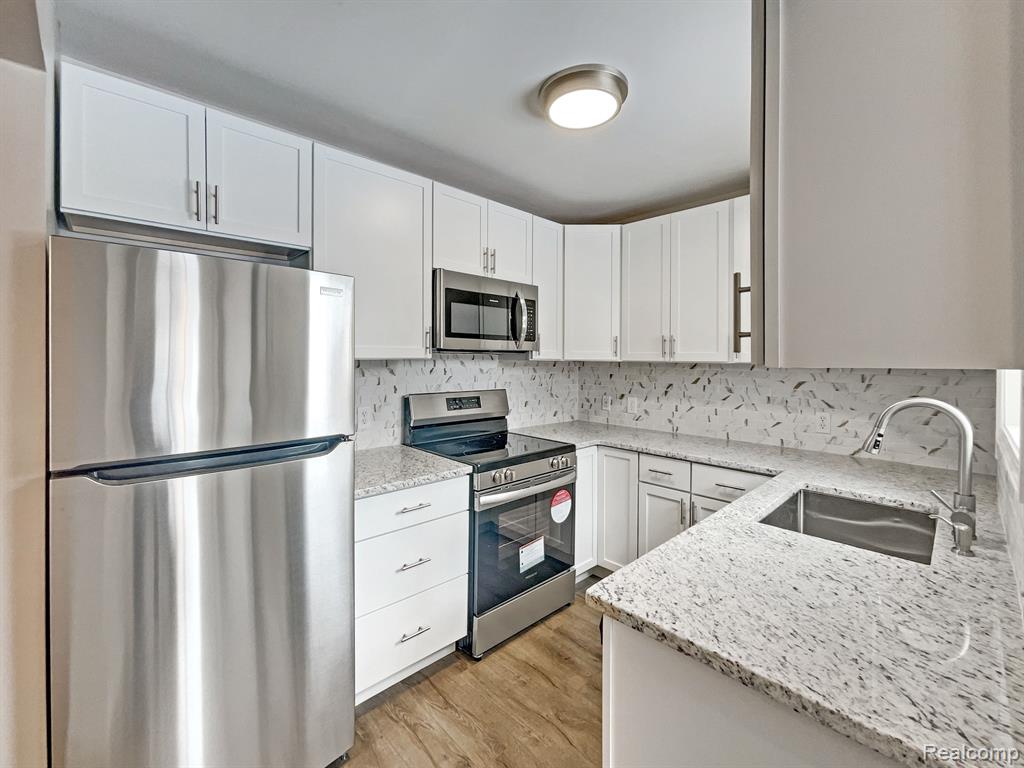 3674 OAKWOOD Street, Ann Arbor, MI 48104 — Photo 6
