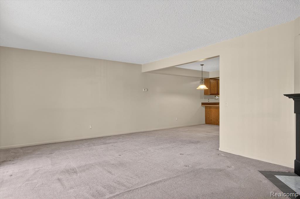 4364 S Meadow Drive, Waterford, MI 48329 — Photo 19