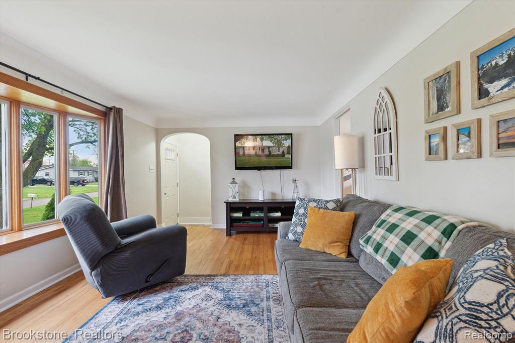 6015 Margaret Street, South Rockwood, MI — Photo 5