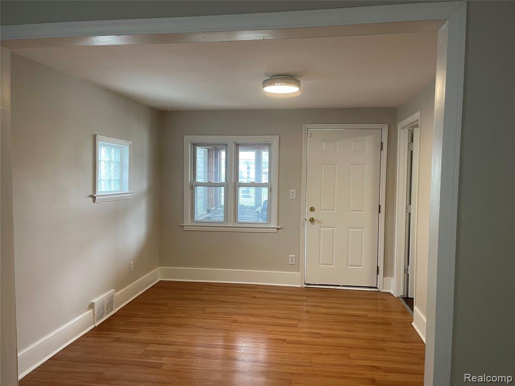 8283 Paige Avenue, Warren, MI 48089 — Photo 3