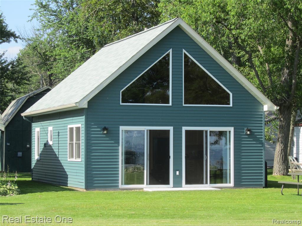 8175 E HOUGHTON LAKE, 1, Houghton Lake, MI 48629 — front exterior