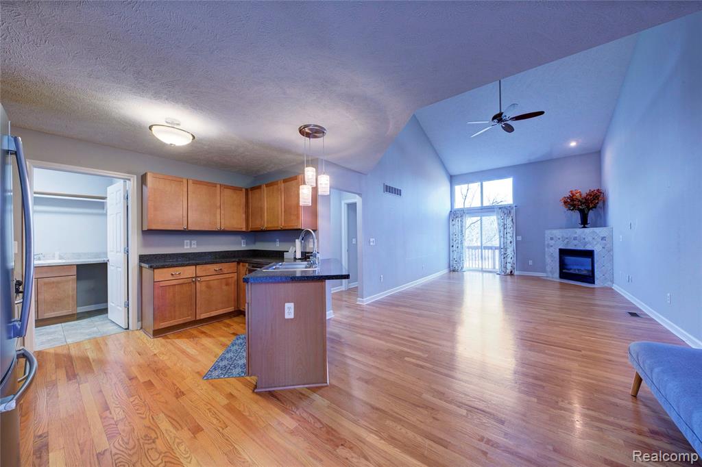 1040 Spirea, Howell, MI 48843 — Photo 2