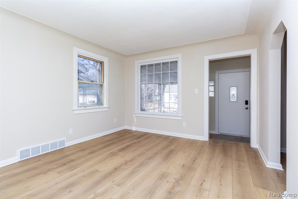8316 RIVARD Avenue, Warren, MI 48089 — Photo 3