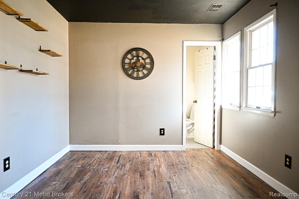433 Dutch Mill Drive, Flushing, MI 48433 — Photo 6