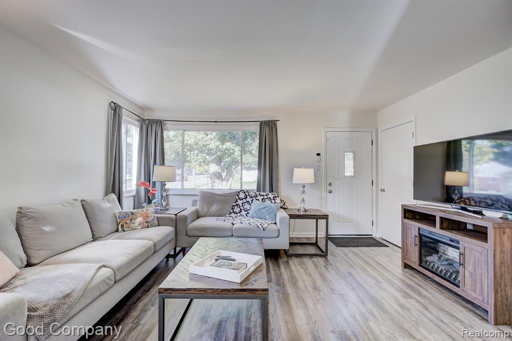 21900 Eastwood Street, Oak Park, MI 48237 — Photo 4