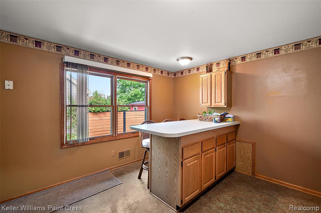 436 Orchard Street, Wyandotte, MI 48192 — Photo 15