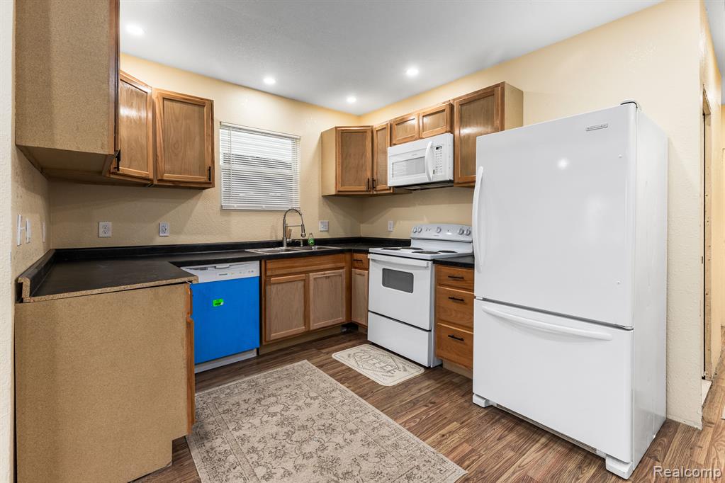 5393 SEEBALDT Street, Detroit, MI 48204 — Photo 5