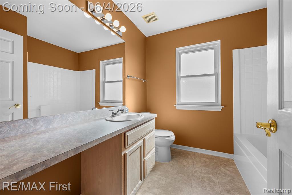8559 Barrington Drive, Ypsilanti, MI 48198 — Photo 29