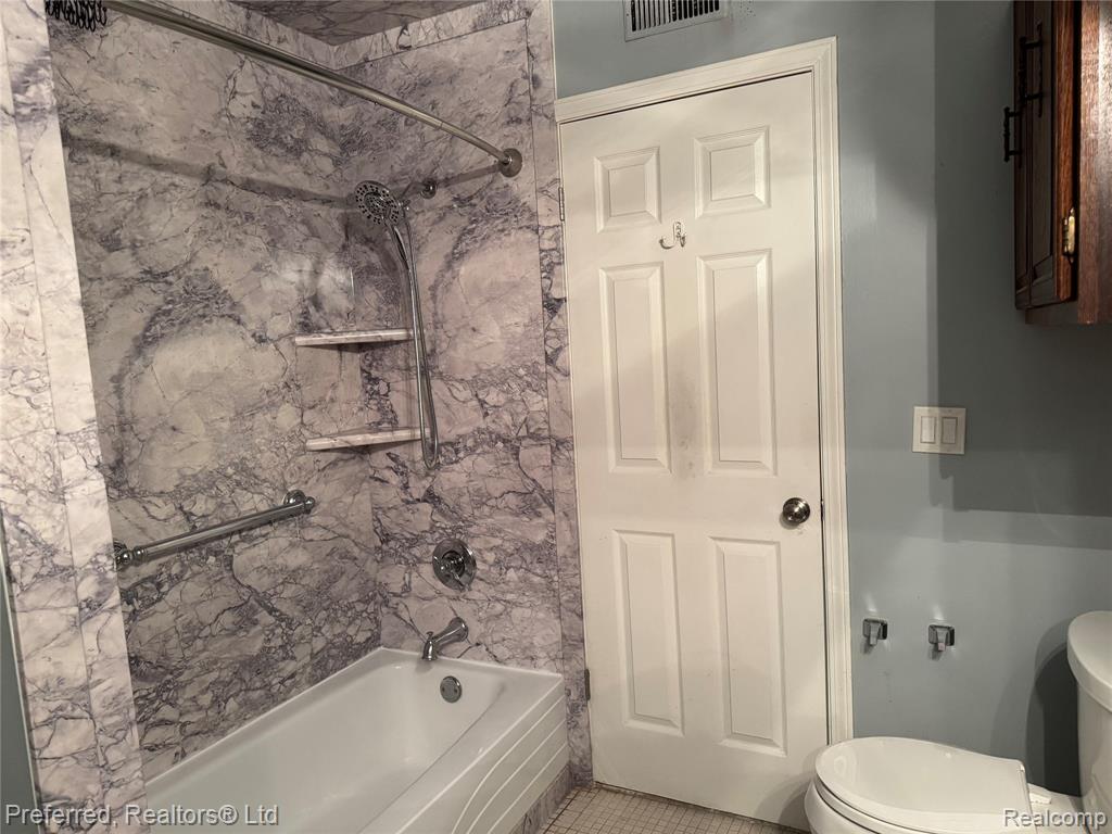 706 Sunset Lane, 63, Saint Clair Shores, MI 48082 — Photo 14