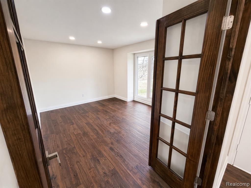 5525 Woodland Court, West Bloomfield, MI — Photo 27