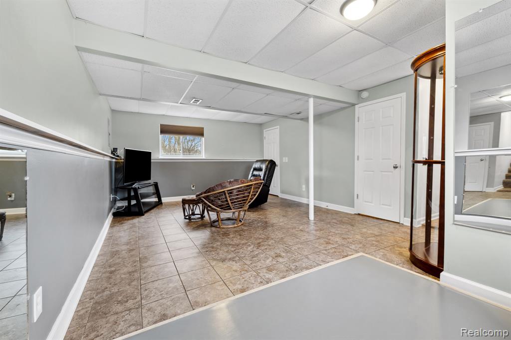 77 Coyote Court, Pinckney, MI 48169 — Photo 21