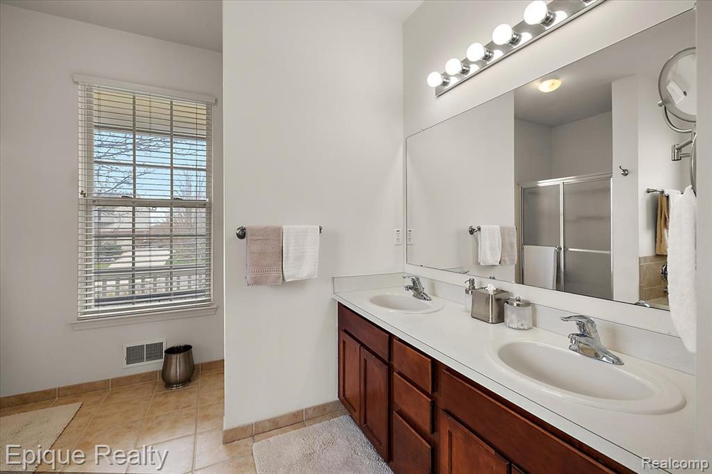 1014 Chelsea Boulevard, Oxford, MI 48371 — Photo 51